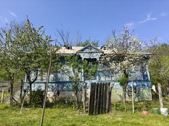 Dolj Casa cu teren generos (10.300 mp) in sat Ungureni